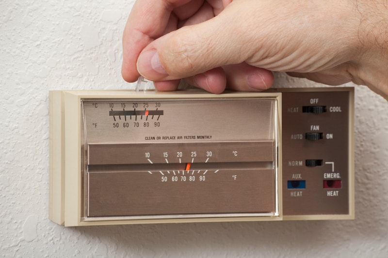 4 Benefits of Upgrading Your Old Manual Thermostat
