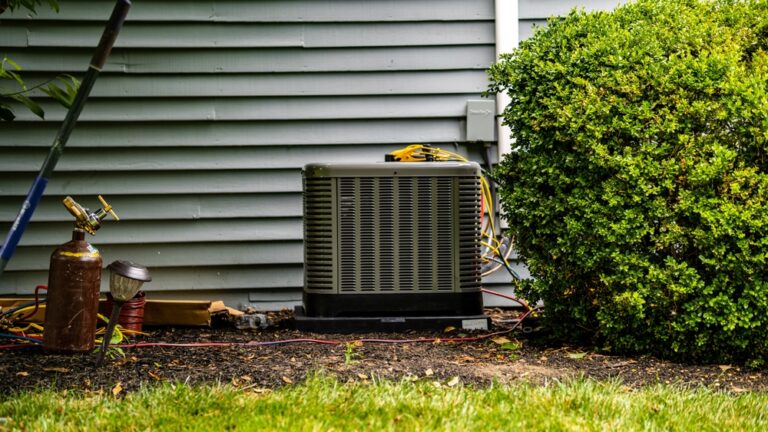 Installation,Of,A,New,High,Efficiency,Air,Conditioner.,An,Hvac